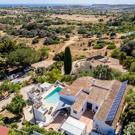 Coolhouses Algarve, Luz, 3 Bed Villa, 1 Bed Studio, Heated Pool & Jacuzzi, Sea Views, Casa Pequena Σπίτι διακοπών Luz