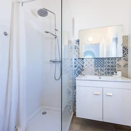 Coolhouses Algarve, Luz, 3 Bed Villa, 1 Bed Studio, Heated Pool & Jacuzzi, Sea Views, Casa Pequena