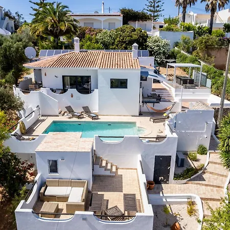 Coolhouses Algarve, Luz, 3 Bed Villa, 1 Bed Studio, Heated Pool & Jacuzzi, Sea Views, Casa Pequena Σπίτι διακοπών Luz