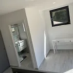 Coolhouses Algarve, Luz, 3 Bed Villa, 1 Bed Studio, Heated Pool & Jacuzzi, Sea Views, Casa Pequena *
