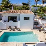 Coolhouses Algarve, Luz, 3 Bed Villa, 1 Bed Studio, Heated Pool & Jacuzzi, Sea Views, Casa Pequena *