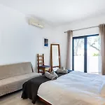 Coolhouses Algarve, Luz, 3 Bed Villa, 1 Bed Studio, Heated Pool & Jacuzzi, Sea Views, Casa Pequena * Luz
