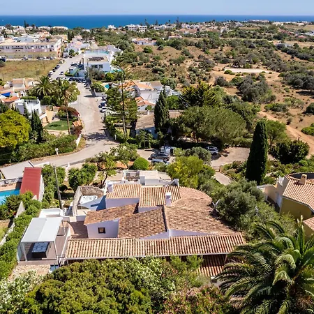 Coolhouses Algarve, Luz, 3 Bed Villa, 1 Bed Studio, Heated Pool & Jacuzzi, Sea Views, Casa Pequena Luz