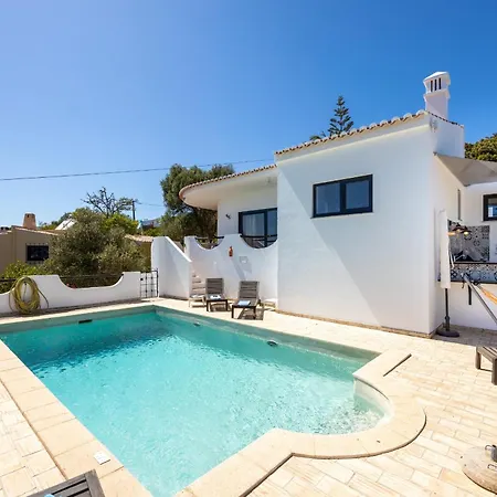 Hébergement de vacances Coolhouses Algarve, Luz, 3 Bed Villa, 1 Bed Studio, Heated Pool & Jacuzzi, Sea Views, Casa Pequena *