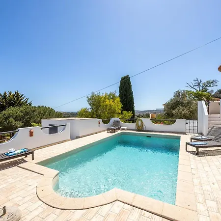 Coolhouses Algarve, Luz, 3 Bed Villa, 1 Bed Studio, Heated Pool & Jacuzzi, Sea Views, Casa Pequena