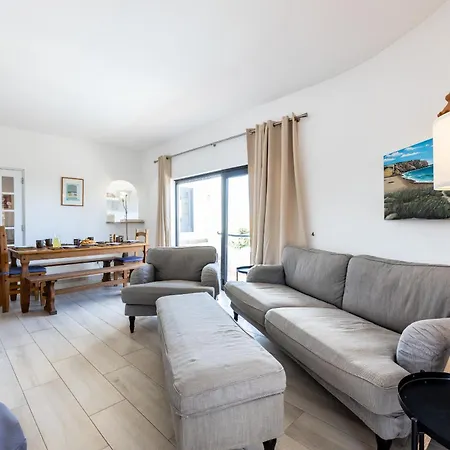 Coolhouses Algarve, Luz, 3 Bed Villa, 1 Bed Studio, Heated Pool & Jacuzzi, Sea Views, Casa Pequena Luz