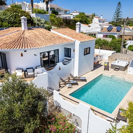 Coolhouses Algarve, Luz, 3 Bed Villa, 1 Bed Studio, Heated Pool & Jacuzzi, Sea Views, Casa Pequena Luz