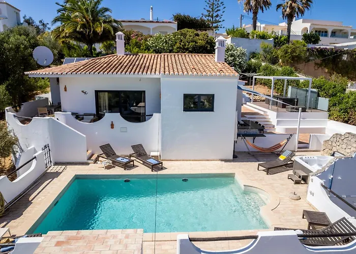 Coolhouses Algarve, Luz, 3 Bed Villa, 1 Bed Studio, Heated Pool & Jacuzzi, Sea Views, Casa Pequena *