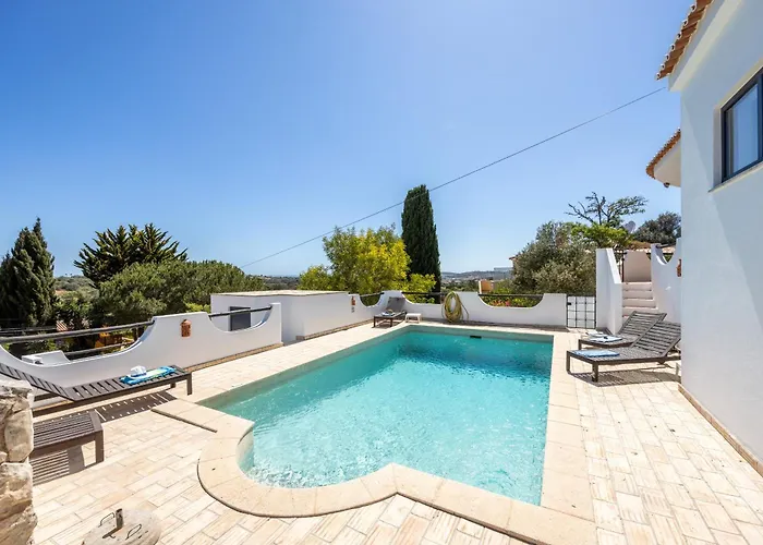 Coolhouses Algarve, Luz, 3 Bed Villa, 1 Bed Studio, Heated Pool & Jacuzzi, Sea Views, Casa Pequena