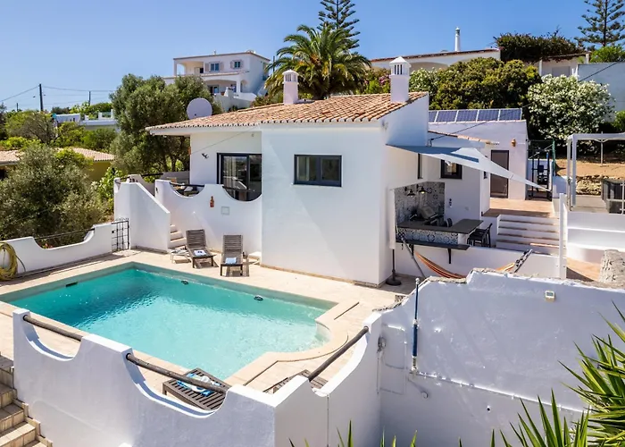 Coolhouses Algarve, Luz, 3 Bed Villa, 1 Bed Studio, Heated Pool & Jacuzzi, Sea Views, Casa Pequena Σπίτι διακοπών Luz