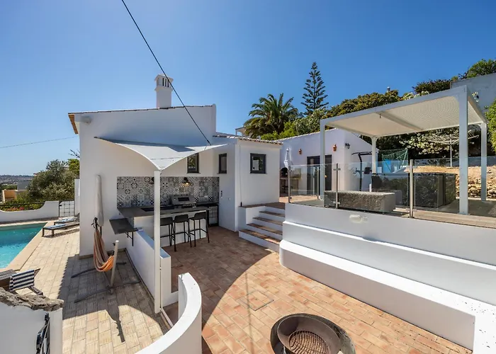 Coolhouses Algarve, Luz, 3 Bed Villa, 1 Bed Studio, Heated Pool & Jacuzzi, Sea Views, Casa Pequena * Luz