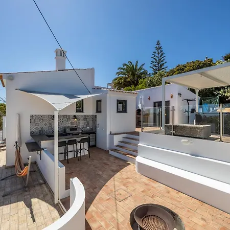 Coolhouses Algarve, Luz, 3 Bed Villa, 1 Bed Studio, Heated Pool & Jacuzzi, Sea Views, Casa Pequena * Luz