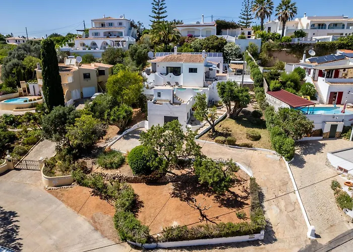 Coolhouses Algarve, Luz, 3 Bed Villa, 1 Bed Studio, Heated Pool & Jacuzzi, Sea Views, Casa Pequena Hébergement de vacances