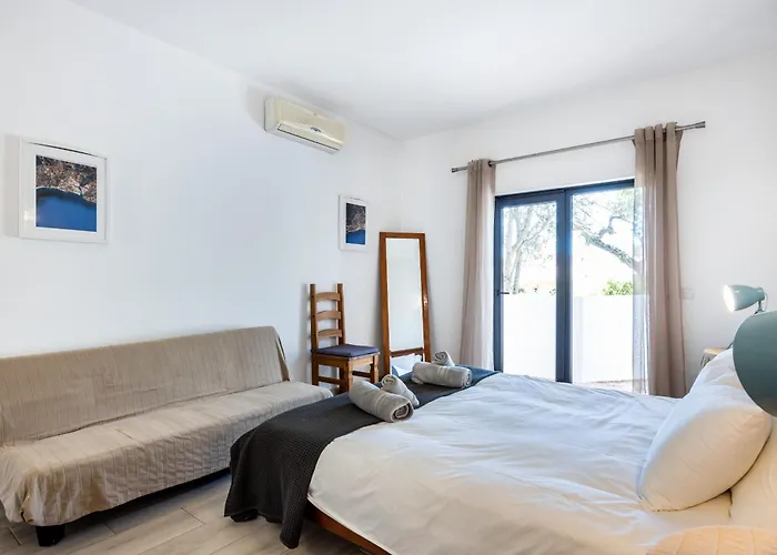 Coolhouses Algarve, Luz, 3 Bed Villa, 1 Bed Studio, Heated Pool & Jacuzzi, Sea Views, Casa Pequena * Luz