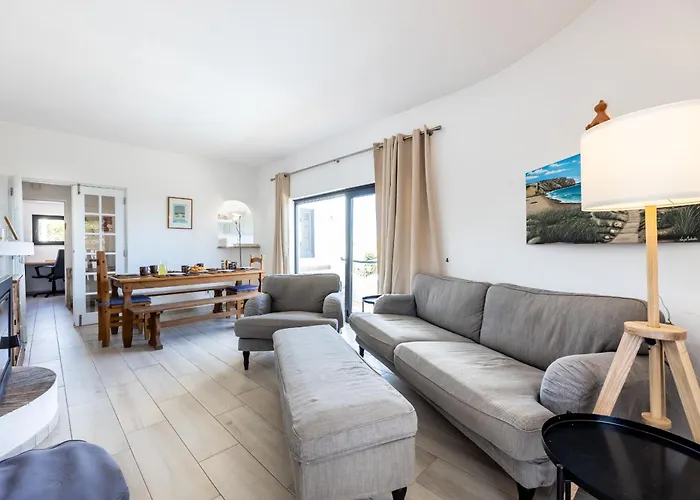 Coolhouses Algarve, Luz, 3 Bed Villa, 1 Bed Studio, Heated Pool & Jacuzzi, Sea Views, Casa Pequena Luz