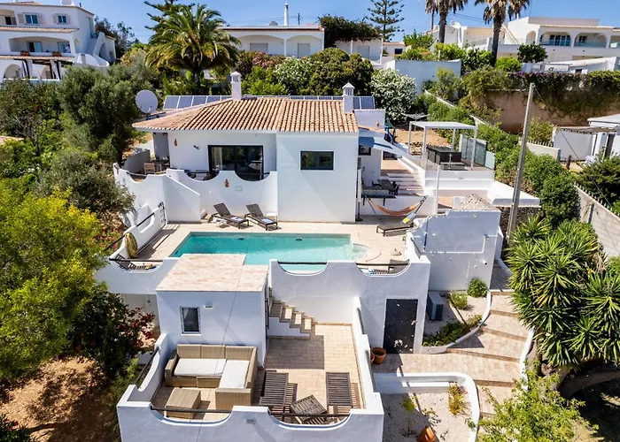 Coolhouses Algarve, Luz, 3 Bed Villa, 1 Bed Studio, Heated Pool & Jacuzzi, Sea Views, Casa Pequena Hébergement de vacances Luz